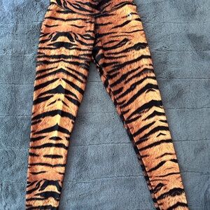 Vibrant Scrunch booty Tiger Stripe Leggings with crisscross back